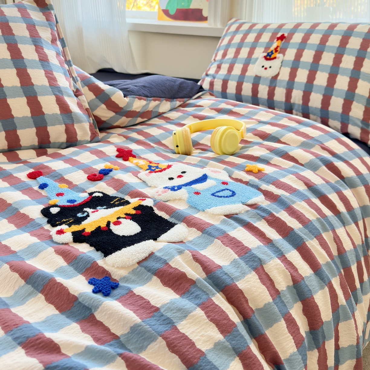 91家纺网 家纺一手货源 找家纺 奈颜 2026新款超柔水洗皱皱棉毛巾绣四件套 萌宠派对