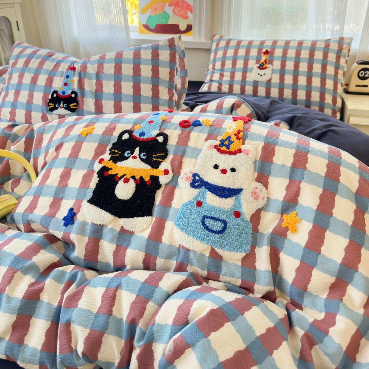 91家纺网 家纺一手货源 找家纺 奈颜 2026新款超柔水洗皱皱棉毛巾绣四件套 萌宠派对