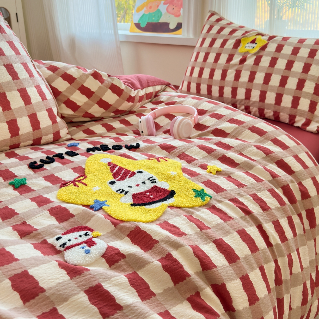 91家纺网 家纺一手货源 找家纺 奈颜 2026新款超柔水洗皱皱棉毛巾绣四件套 萌星KT