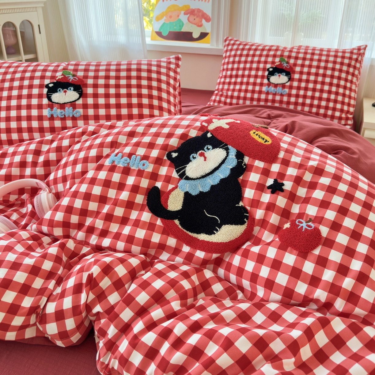 91家纺网 家纺一手货源 找家纺 奈颜 2026新款超柔水洗皱皱棉毛巾绣四件套 苹果猫咪