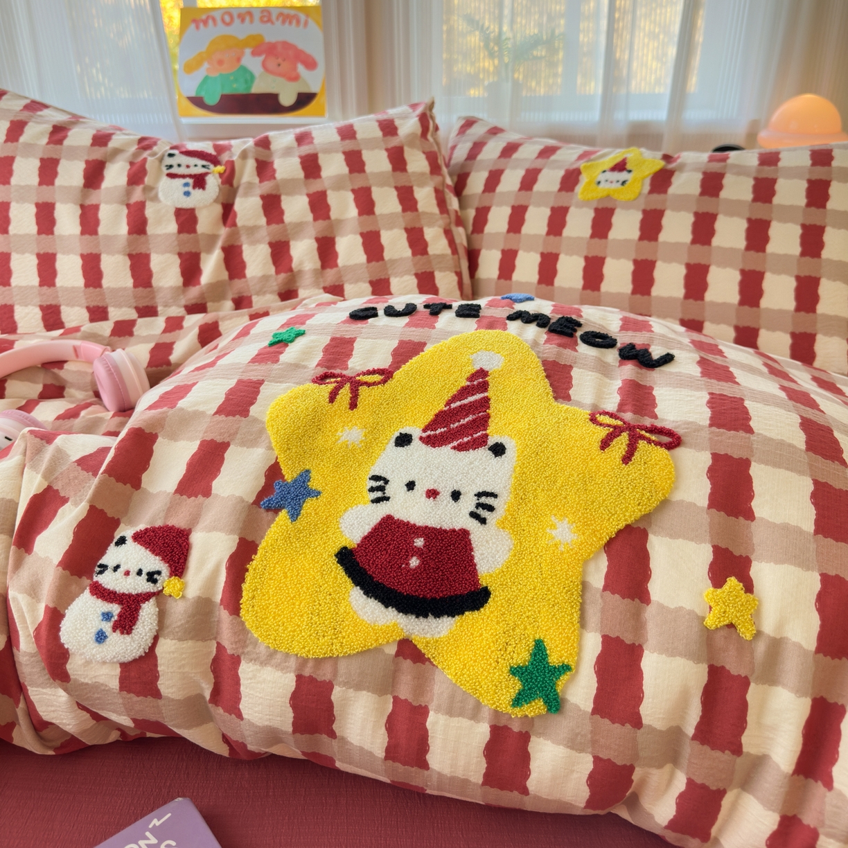 91家纺网 家纺一手货源 找家纺 奈颜 2026新款超柔水洗皱皱棉毛巾绣四件套 萌星KT