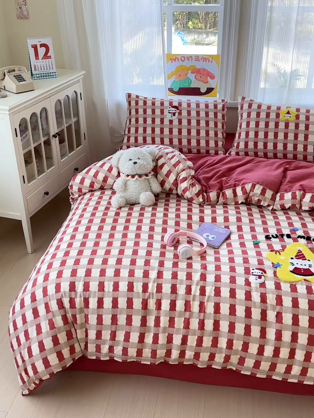 91家纺网 家纺一手货源 找家纺 奈颜 2026新款超柔水洗皱皱棉毛巾绣四件套 萌星KT