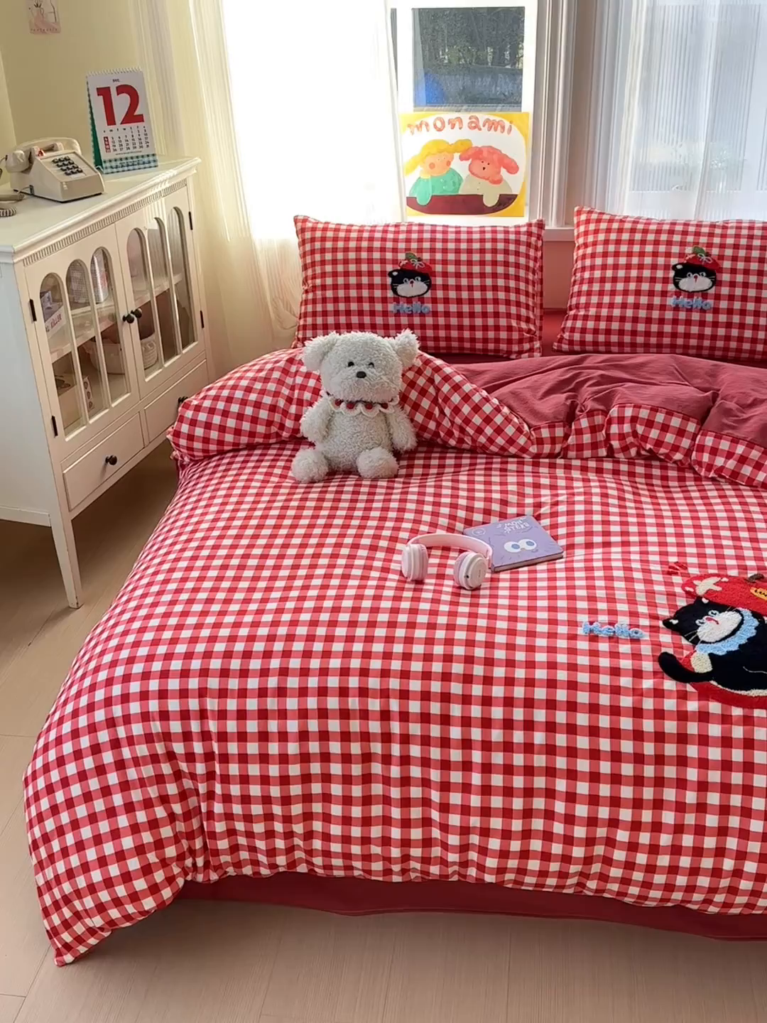 91家纺网 家纺一手货源 找家纺 奈颜 2026新款超柔水洗皱皱棉毛巾绣四件套 苹果猫咪