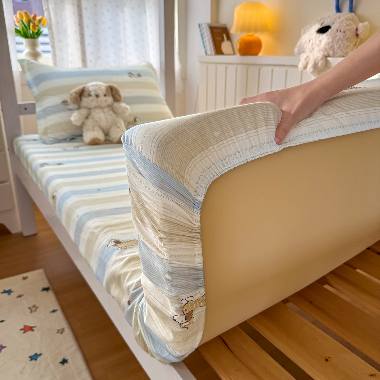 91家纺网 家纺一手货源 找家纺 尚帛 2026新款全棉品质喷气印花爆款四件套 多规格套件 单品系列-学生款单床笠 奔跑小狗