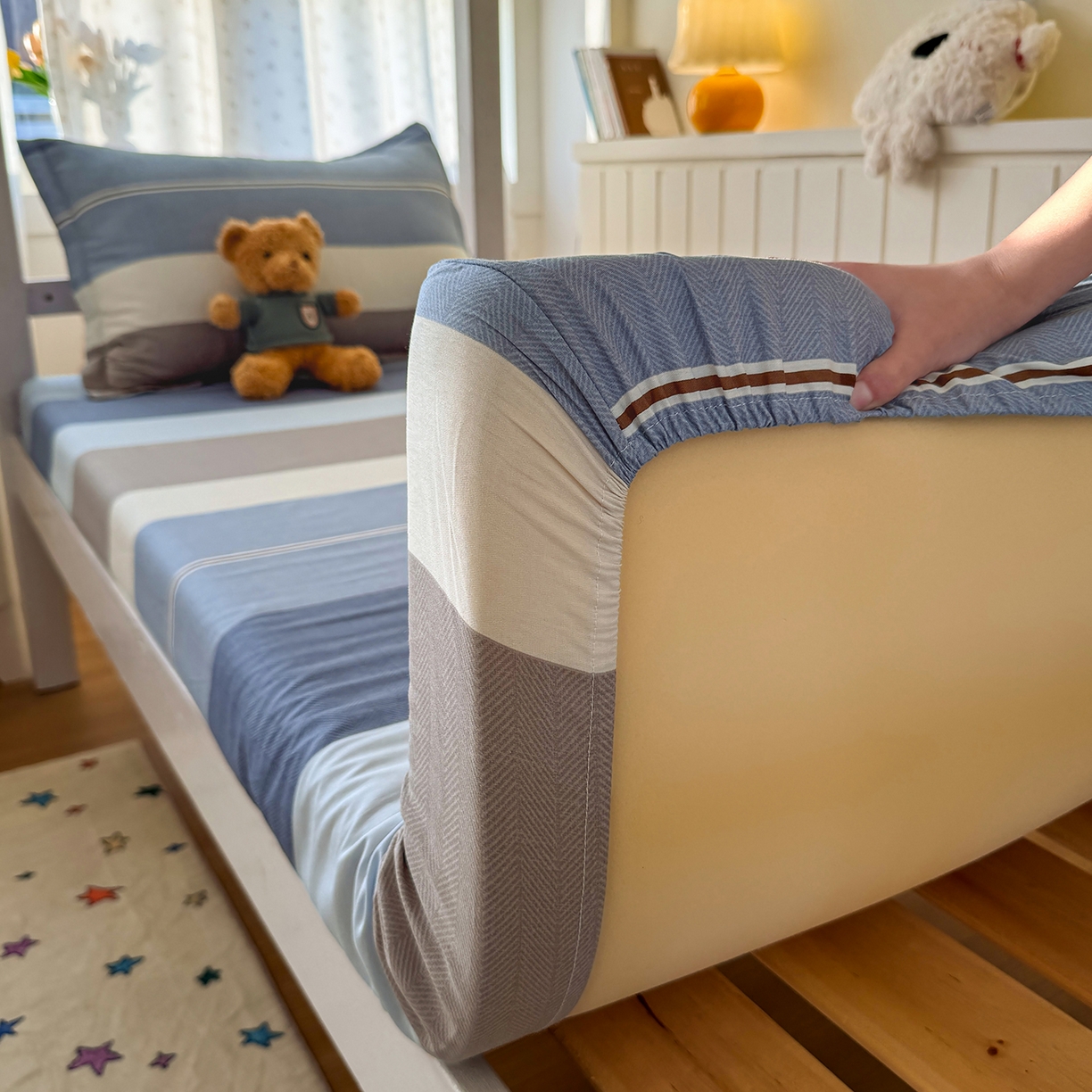 91家纺网 家纺一手货源 找家纺 尚帛 2026新款全棉品质喷气印花爆款四件套 多规格套件 单品系列-学生款单床笠 时尚慕斯