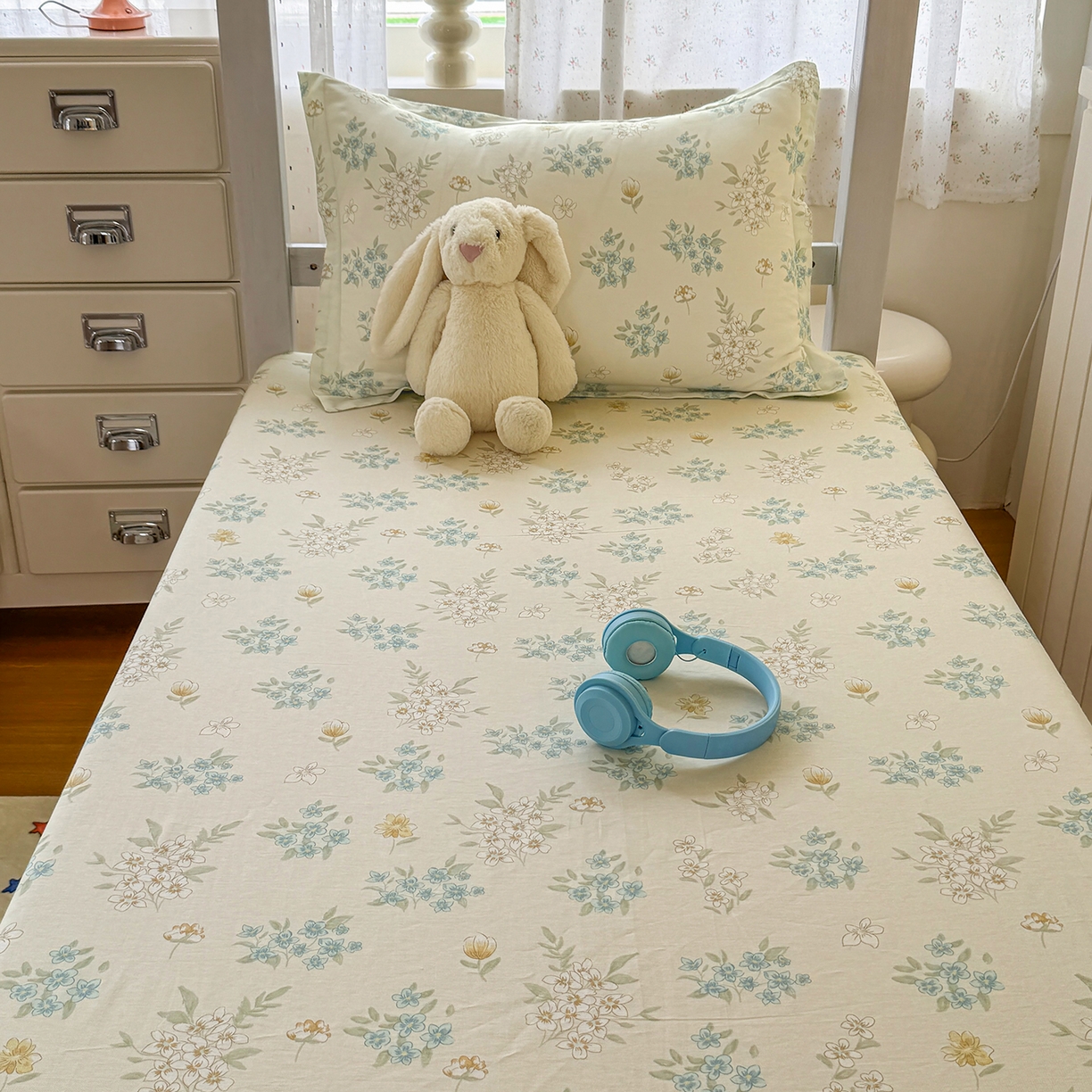 91家纺网 家纺一手货源 找家纺 尚帛 2026新款全棉品质喷气印花爆款四件套 多规格套件 单品系列-学生款单床笠 春漫庭