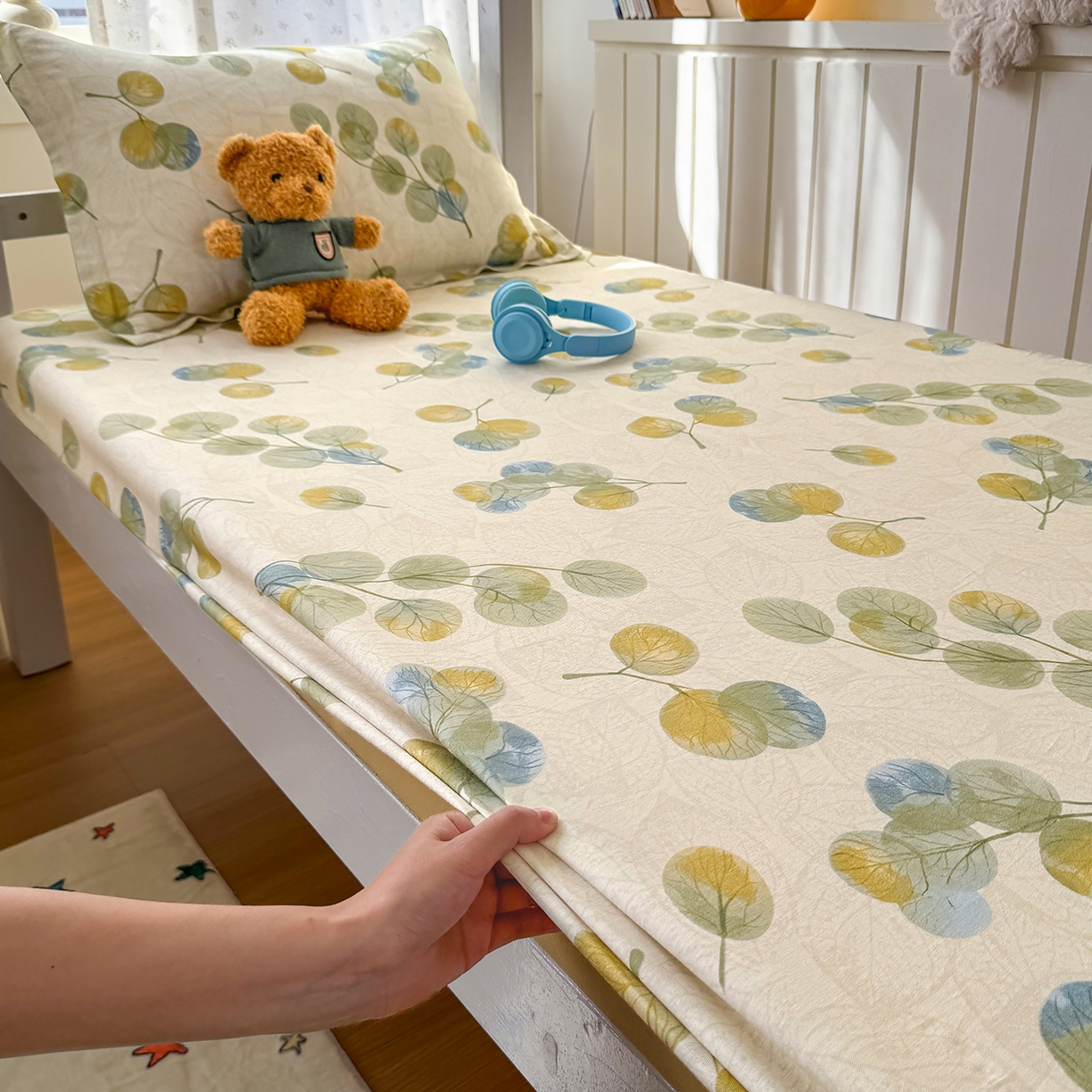 91家纺网 家纺一手货源 找家纺 尚帛 2026新款全棉品质喷气印花爆款四件套 多规格套件 单品系列-学生款单床笠 秋飘铃