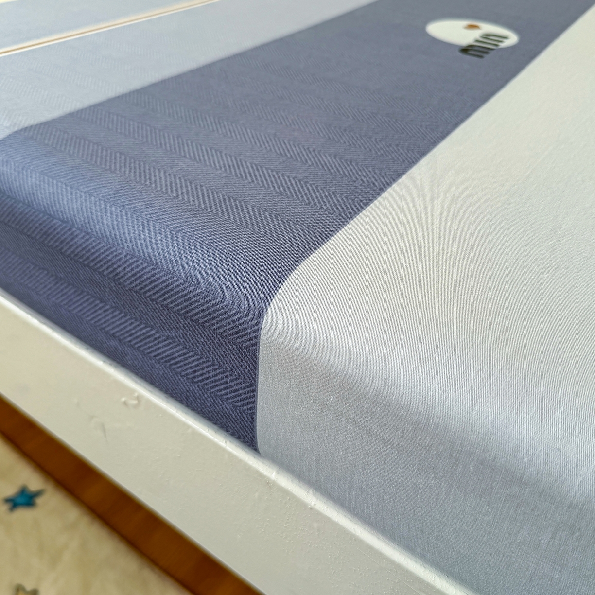 91家纺网 家纺一手货源 找家纺 尚帛 2026新款全棉品质喷气印花爆款四件套 多规格套件 单品系列-学生款单床笠 时尚慕斯