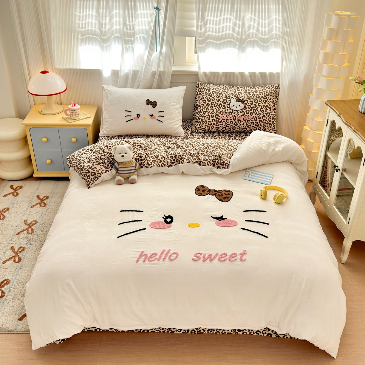 91家纺网 家纺一手货源 找家纺 （总）奈颜 2026新款A类水洗棉大版毛巾绣豹纹小猫四件套--影棚图