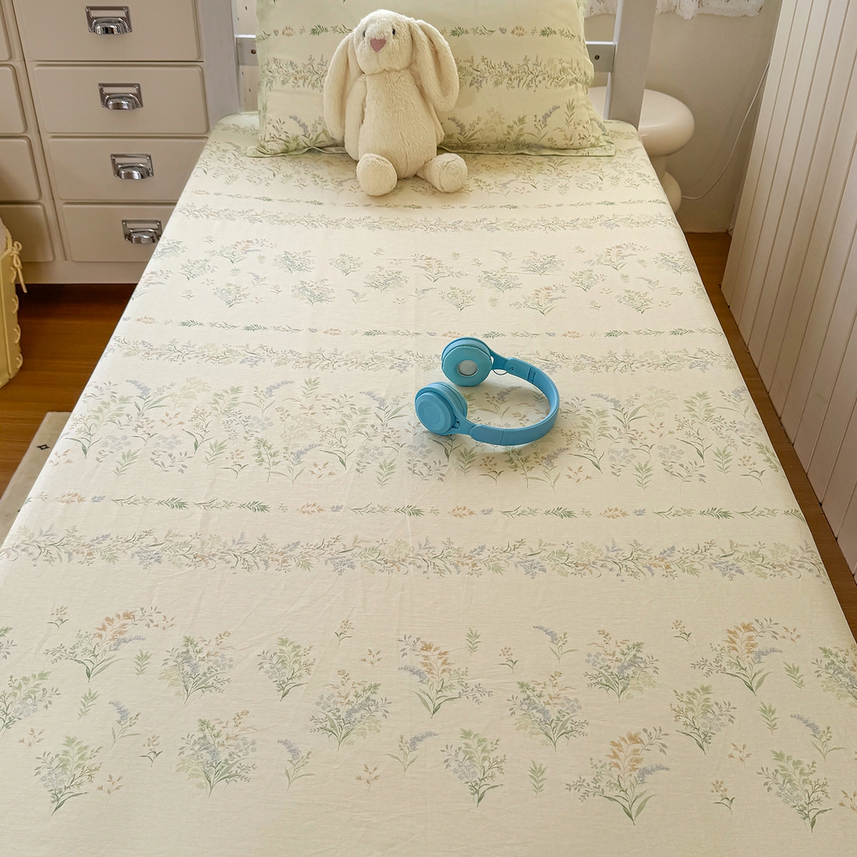 91家纺网 家纺一手货源 找家纺 尚帛 2026新款全棉品质喷气印花爆款四件套 多规格套件 单品系列-学生款单床笠 丛草集