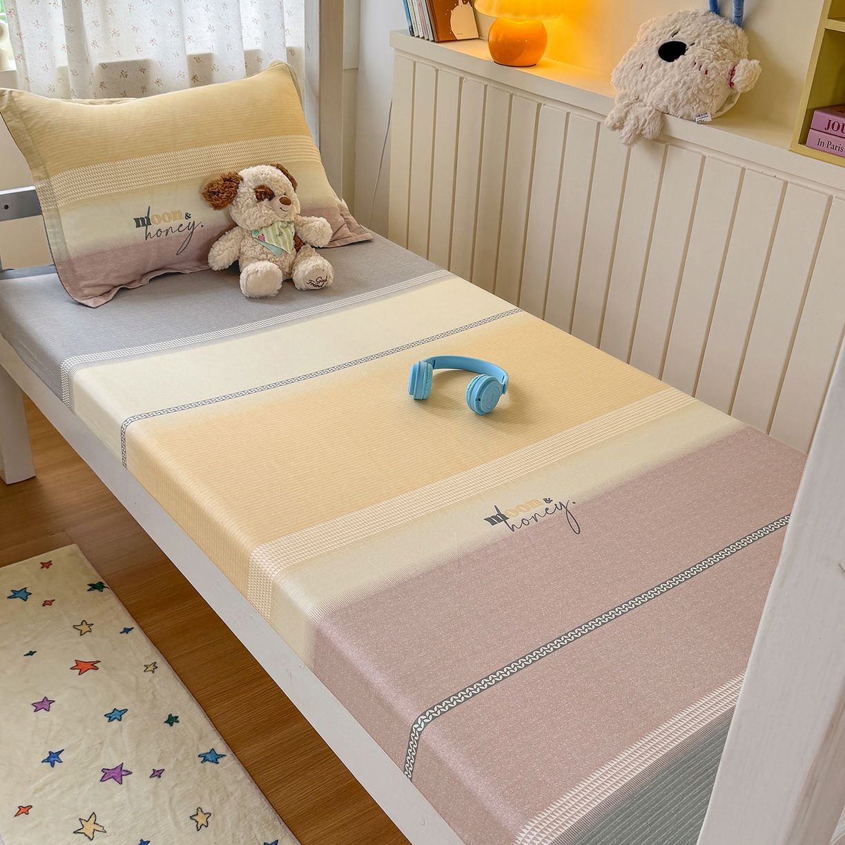 91家纺网 家纺一手货源 找家纺 尚帛 2026新款全棉品质喷气印花爆款四件套 多规格套件 单品系列-学生款单床笠 协奏曲-红