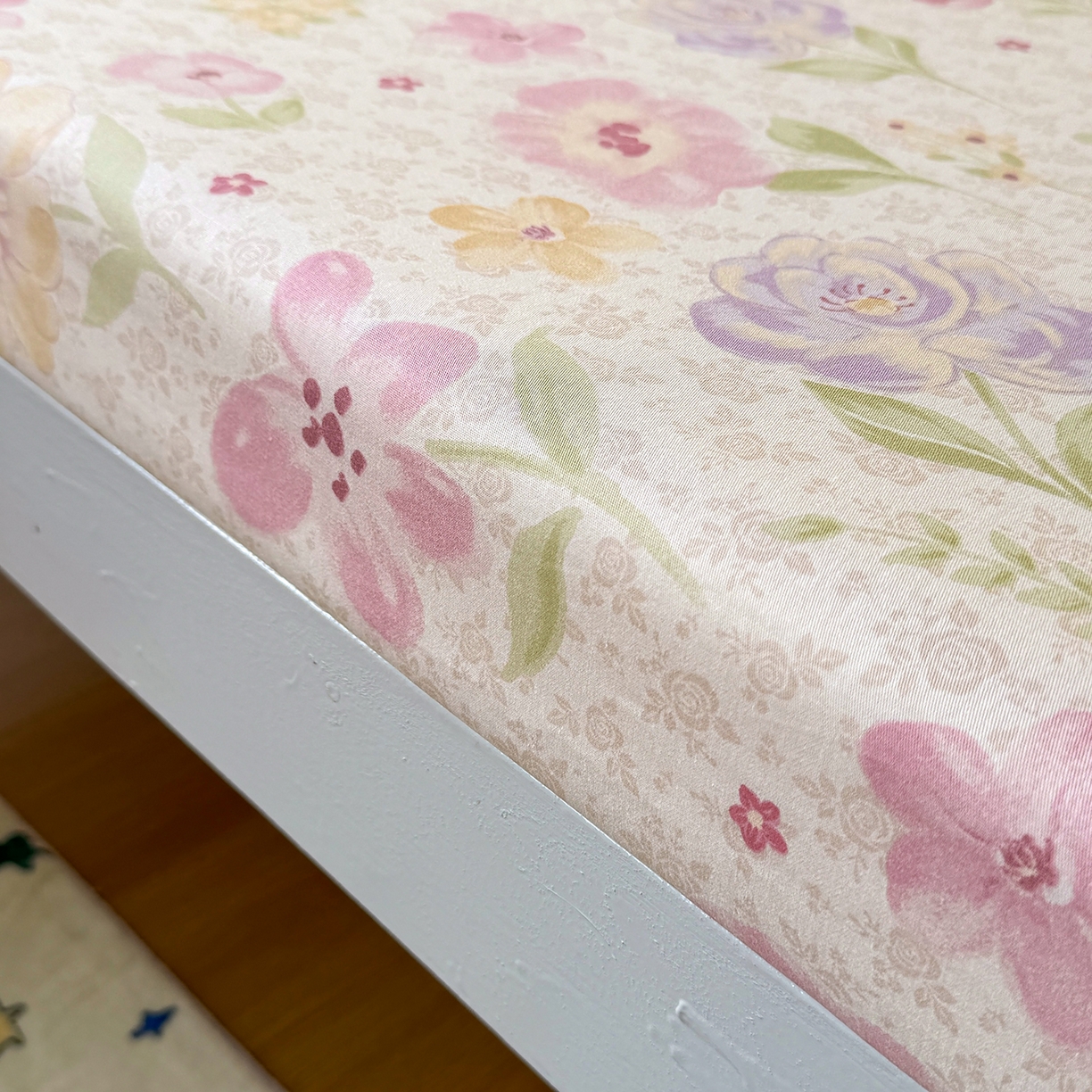 91家纺网 家纺一手货源 找家纺 尚帛 2026新款全棉品质喷气印花爆款四件套 多规格套件 单品系列-学生款单床笠 甜心花朵