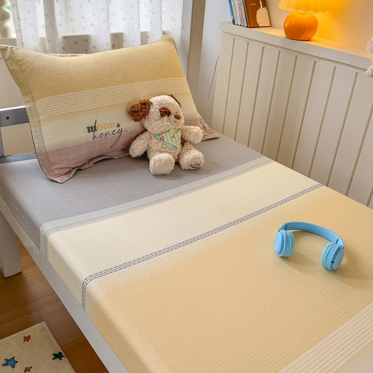 91家纺网 家纺一手货源 找家纺 尚帛 2026新款全棉品质喷气印花爆款四件套 多规格套件 单品系列-学生款单床笠 协奏曲-红