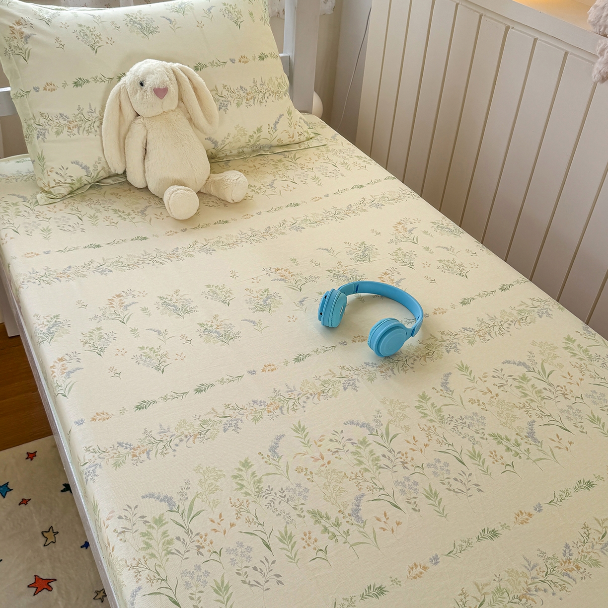 91家纺网 家纺一手货源 找家纺 尚帛 2026新款全棉品质喷气印花爆款四件套 多规格套件 单品系列-学生款单床笠 丛草集