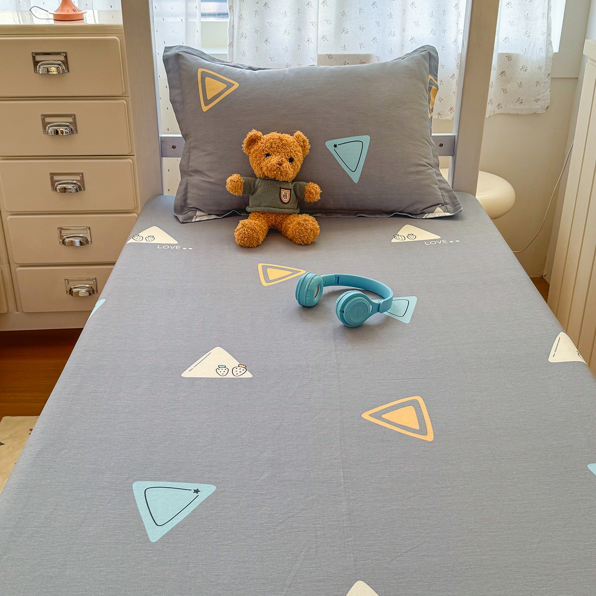 91家纺网 家纺一手货源 找家纺 尚帛 2026新款全棉品质喷气印花爆款四件套 多规格套件 单品系列-学生款单床笠 吉米