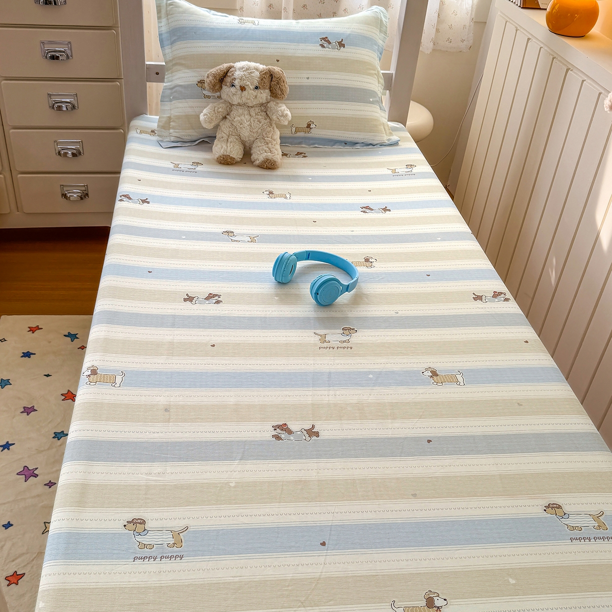 91家纺网 家纺一手货源 找家纺 尚帛 2026新款全棉品质喷气印花爆款四件套 多规格套件 单品系列-学生款单床笠 奔跑小狗