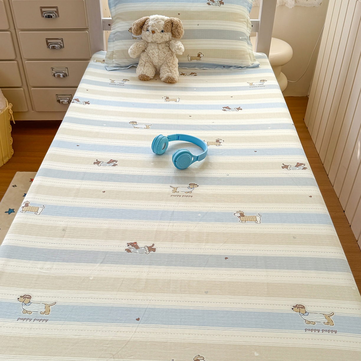 91家纺网 家纺一手货源 找家纺 尚帛 2026新款全棉品质喷气印花爆款四件套 多规格套件 单品系列-学生款单床笠 奔跑小狗