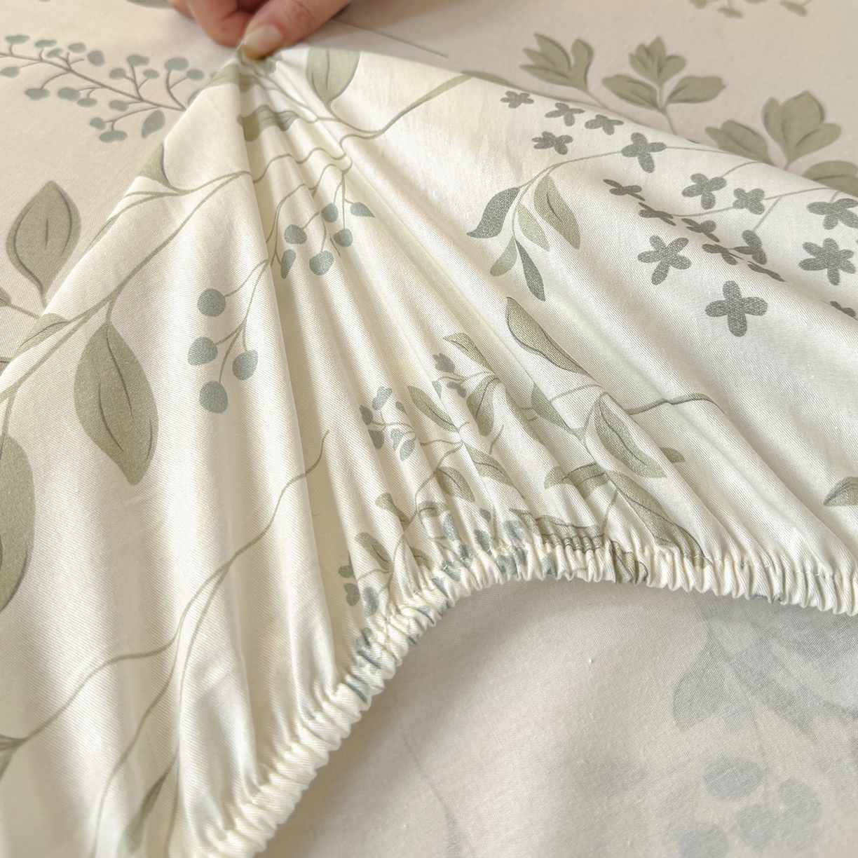 91家纺网 家纺一手货源 找家纺 尚帛 2026新款全棉品质喷气印花爆款四件套 多规格套件 单品系列-学生款单床笠 叶之恋