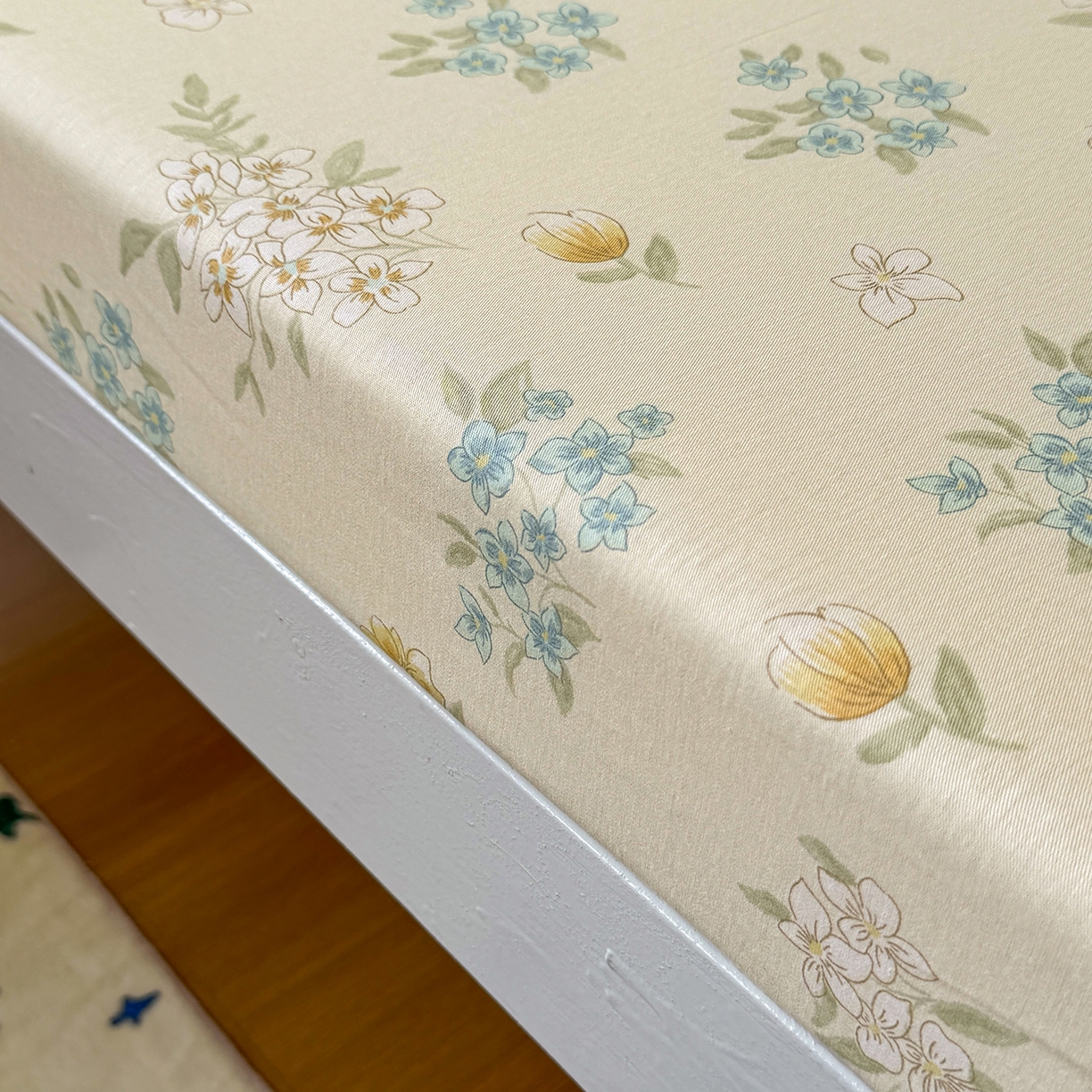 91家纺网 家纺一手货源 找家纺 尚帛 2026新款全棉品质喷气印花爆款四件套 多规格套件 单品系列-学生款单床笠 春漫庭