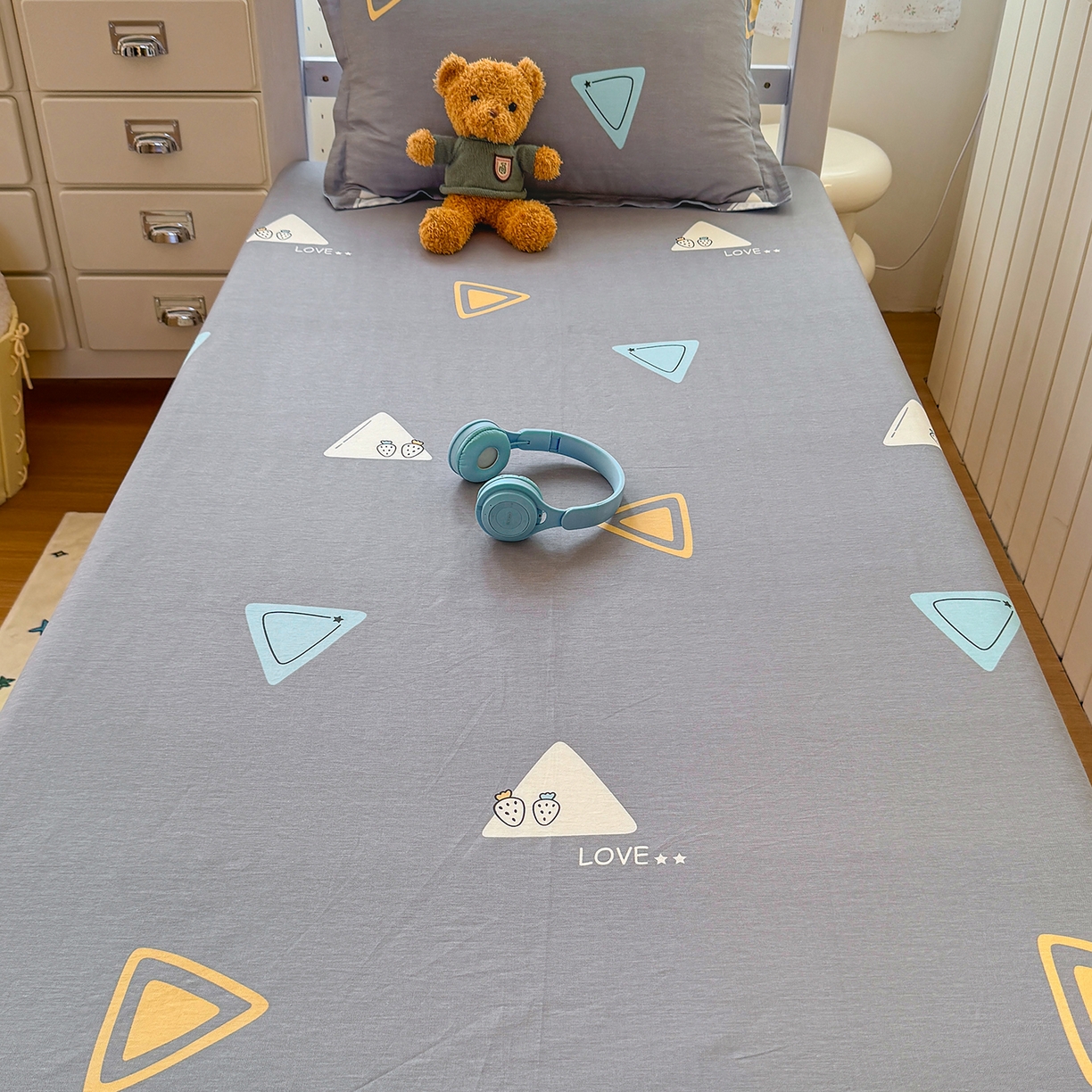 91家纺网 家纺一手货源 找家纺 尚帛 2026新款全棉品质喷气印花爆款四件套 多规格套件 单品系列-学生款单床笠 吉米