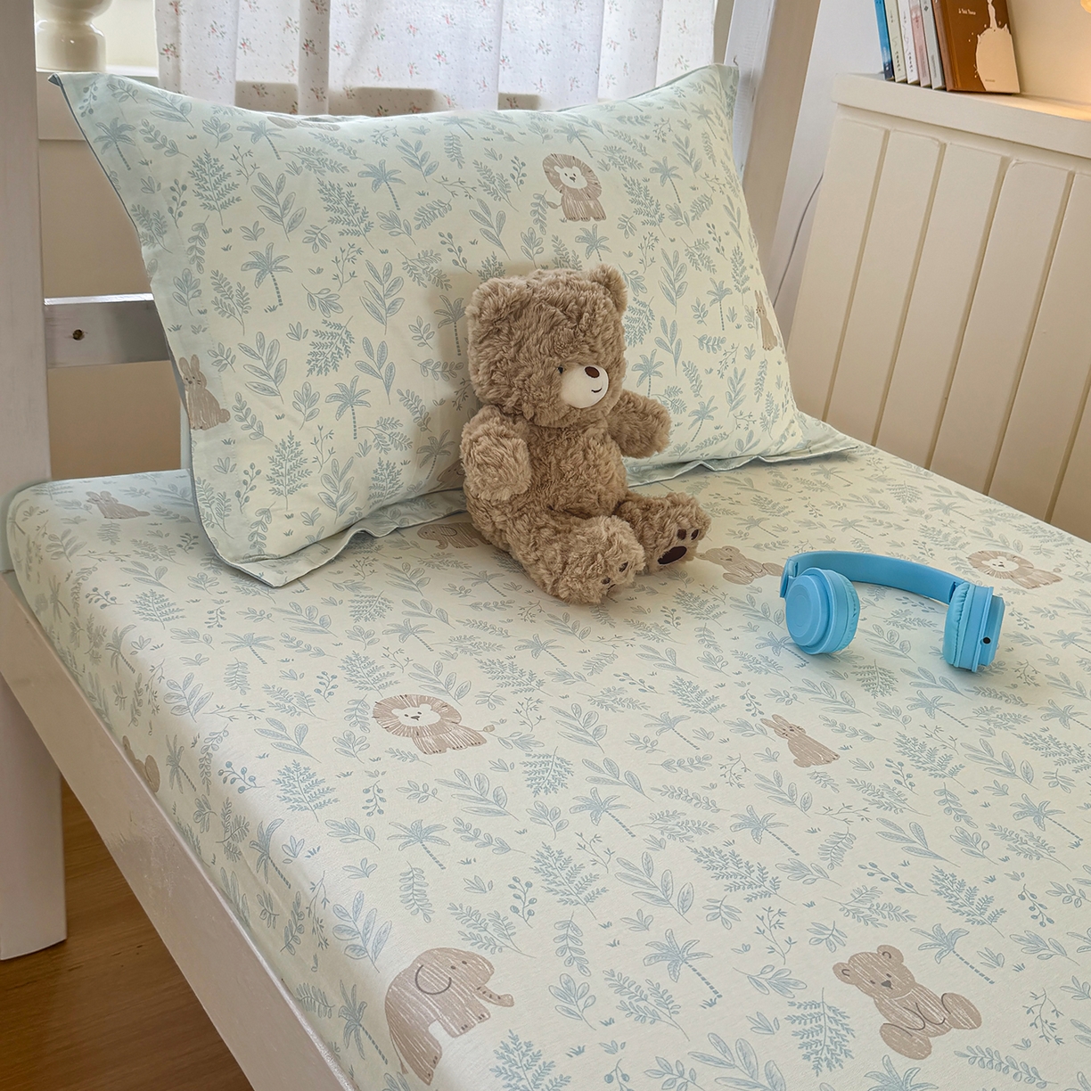 91家纺网 家纺一手货源 找家纺 尚帛 2026新款全棉品质喷气印花爆款四件套 多规格套件 单品系列-学生款单床笠 森林小镇-兰