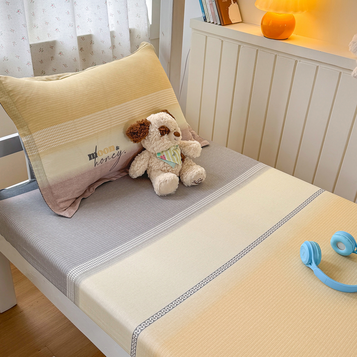 91家纺网 家纺一手货源 找家纺 尚帛 2026新款全棉品质喷气印花爆款四件套 多规格套件 单品系列-学生款单床笠 协奏曲-红