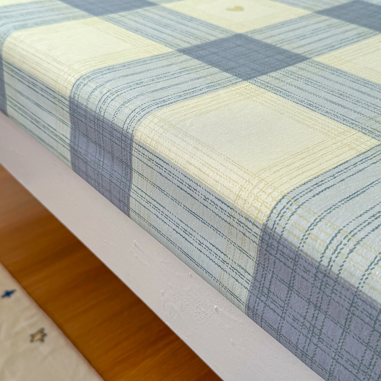 91家纺网 家纺一手货源 找家纺 尚帛 2026新款全棉品质喷气印花爆款四件套 多规格套件 单品系列-学生款单床笠 初心-灰