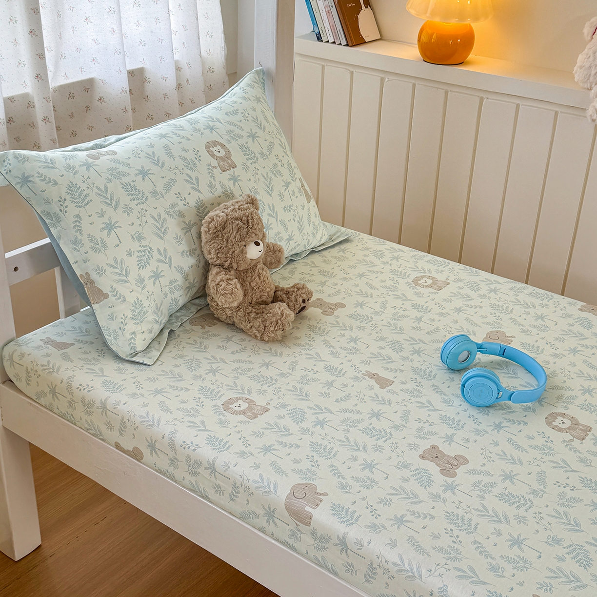 91家纺网 家纺一手货源 找家纺 尚帛 2026新款全棉品质喷气印花爆款四件套 多规格套件 单品系列-学生款单床笠 森林小镇-兰