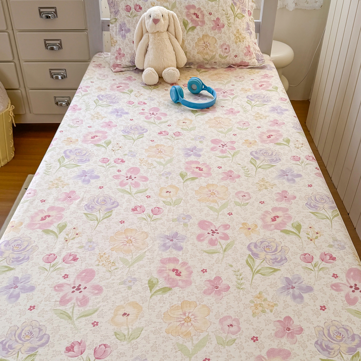 91家纺网 家纺一手货源 找家纺 尚帛 2026新款全棉品质喷气印花爆款四件套 多规格套件 单品系列-学生款单床笠 甜心花朵