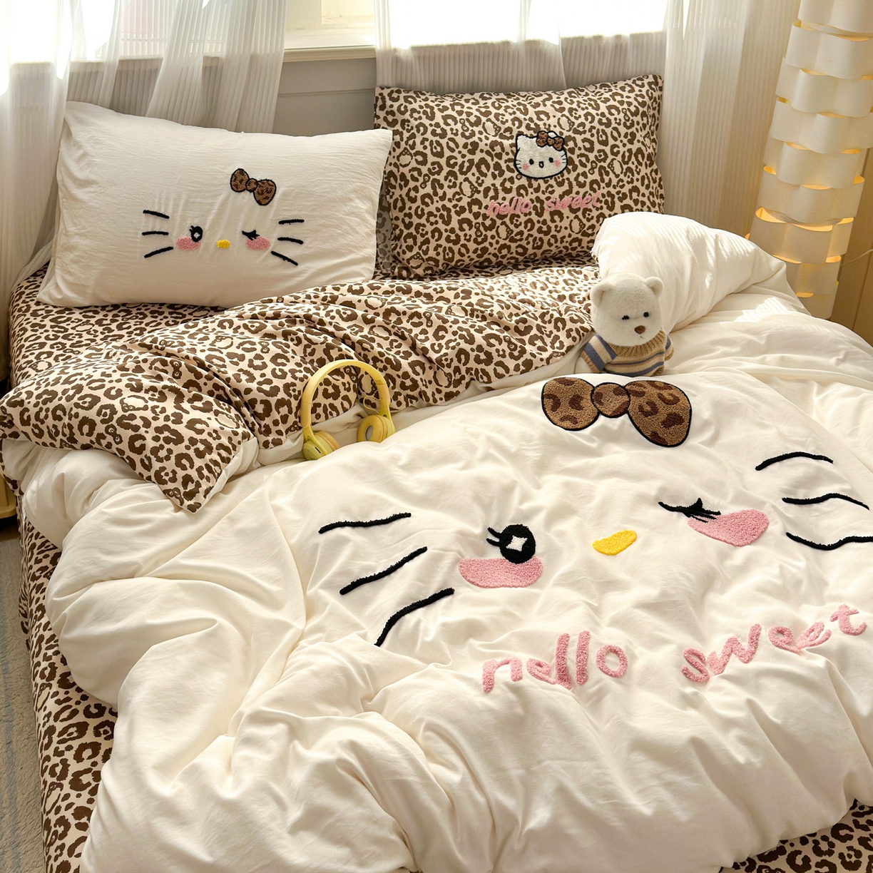 91家纺网 家纺一手货源 找家纺 （总）奈颜 2026新款A类水洗棉大版毛巾绣豹纹小猫四件套--影棚图