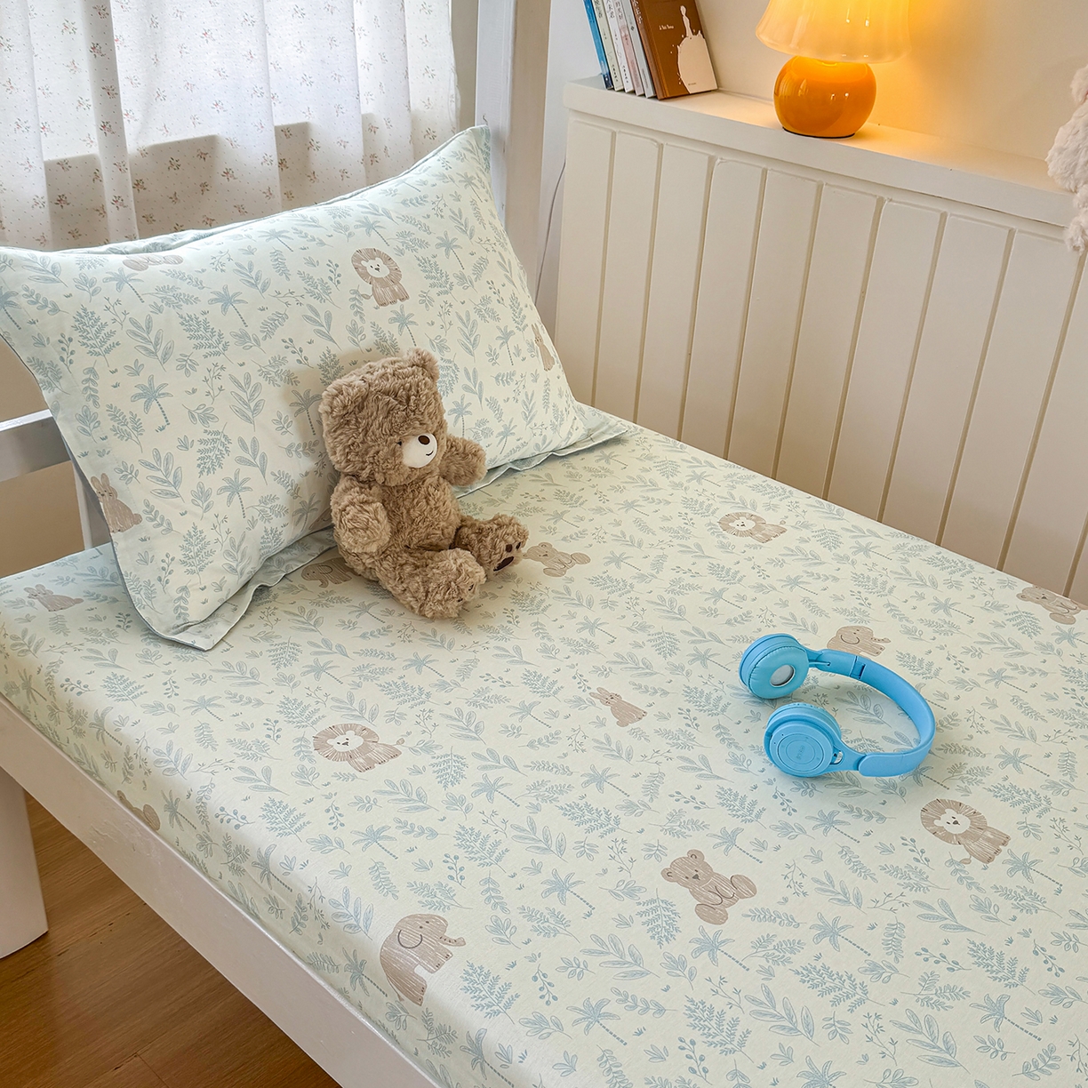 91家纺网 家纺一手货源 找家纺 尚帛 2026新款全棉品质喷气印花爆款四件套 多规格套件 单品系列-学生款单床笠 森林小镇-兰