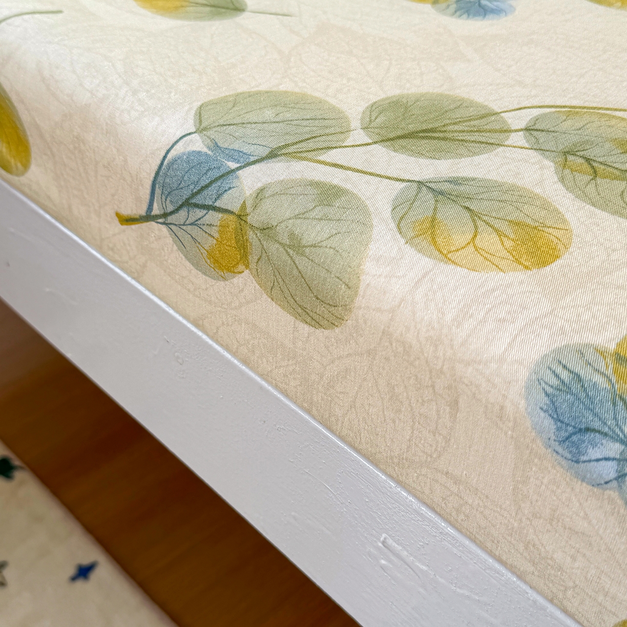 91家纺网 家纺一手货源 找家纺 尚帛 2026新款全棉品质喷气印花爆款四件套 多规格套件 单品系列-学生款单床笠 秋飘铃