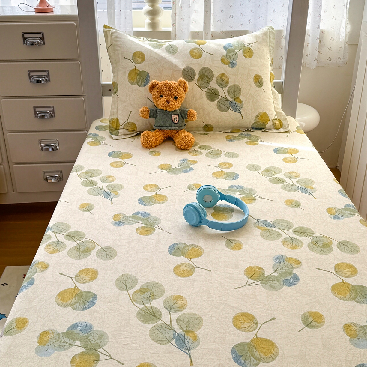 91家纺网 家纺一手货源 找家纺 尚帛 2026新款全棉品质喷气印花爆款四件套 多规格套件 单品系列-学生款单床笠 秋飘铃