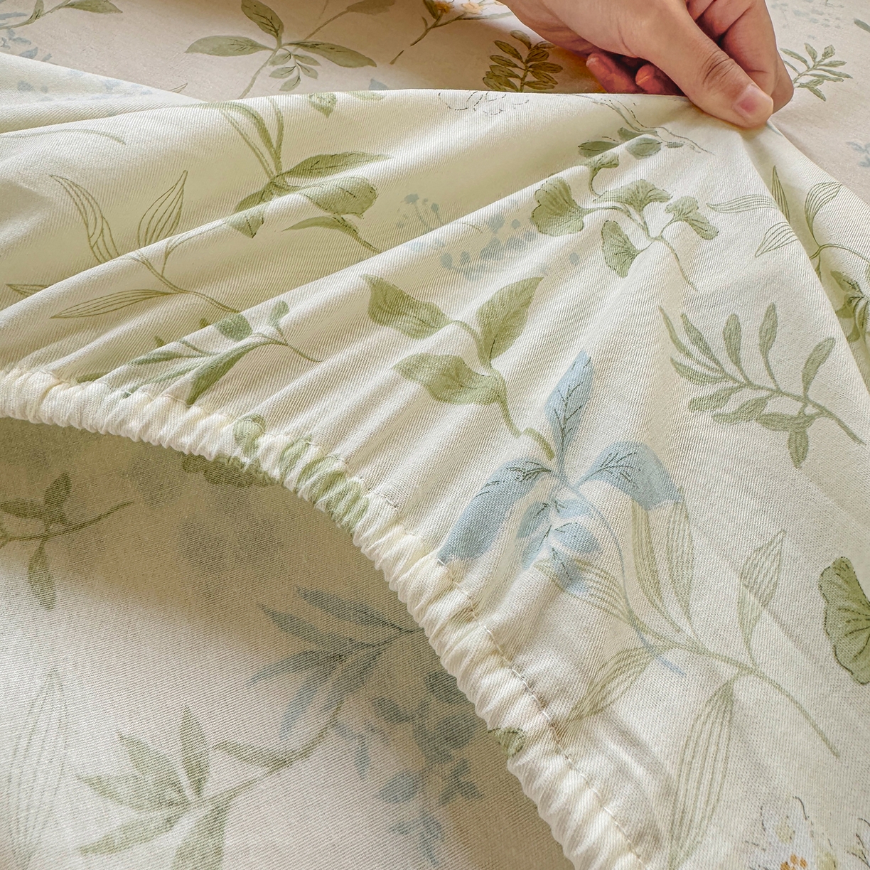 91家纺网 家纺一手货源 找家纺 尚帛 2026新款全棉品质喷气印花爆款四件套 多规格套件 单品系列-学生款单床笠 浅草繁花