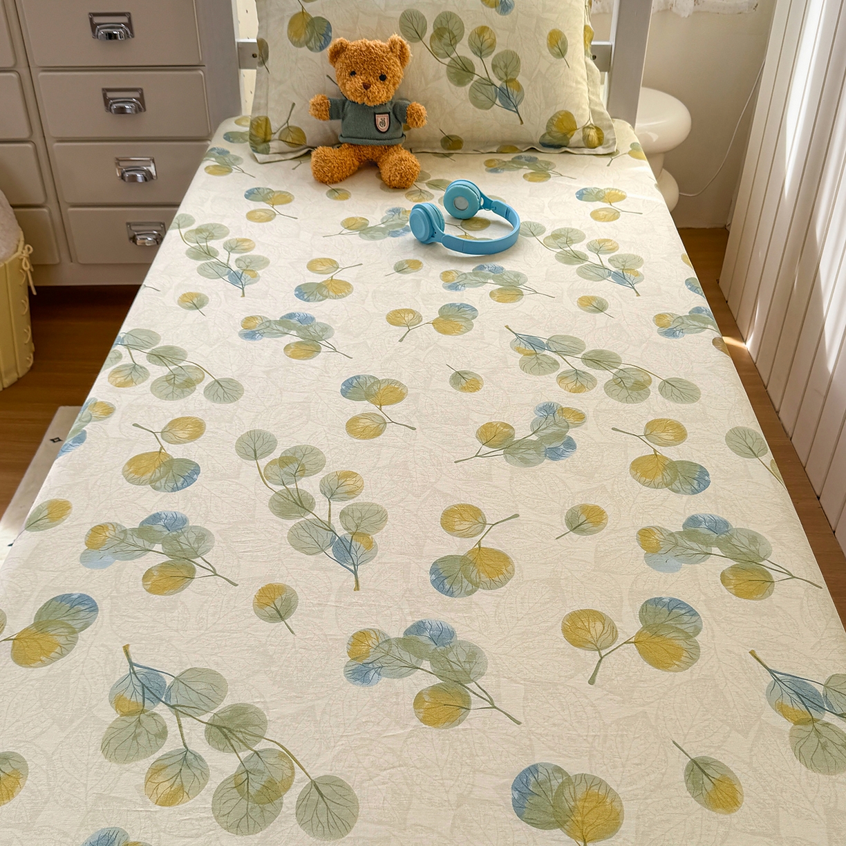 91家纺网 家纺一手货源 找家纺 尚帛 2026新款全棉品质喷气印花爆款四件套 多规格套件 单品系列-学生款单床笠 秋飘铃