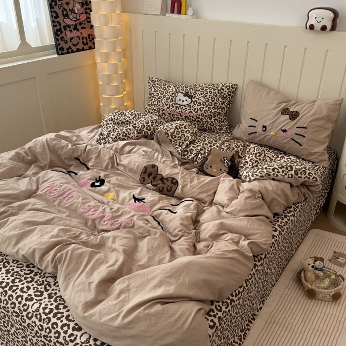 91家纺网 家纺一手货源 找家纺 奈颜 2026新款A类水洗棉大版毛巾绣豹纹小猫四件套--实拍图 豹纹小猫-浅咖