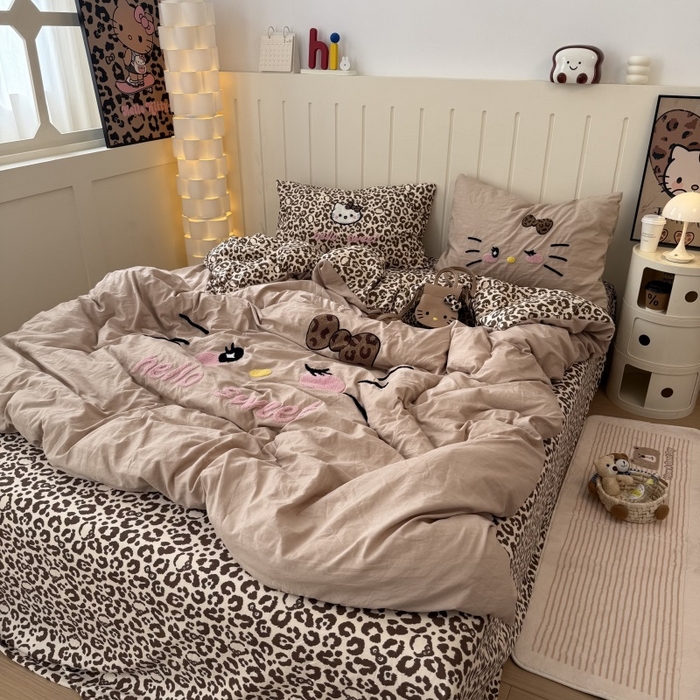 91家纺网 家纺一手货源 找家纺 奈颜 2026新款A类水洗棉大版毛巾绣豹纹小猫四件套--实拍图 豹纹小猫-浅咖