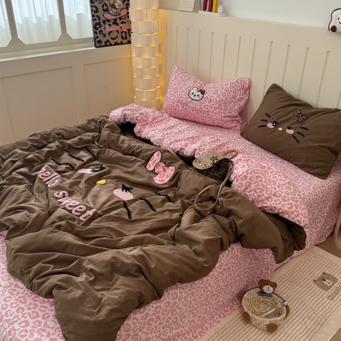 91家纺网 家纺一手货源 找家纺 奈颜 2026新款A类水洗棉大版毛巾绣豹纹小猫四件套--实拍图 豹纹小猫-咖粉