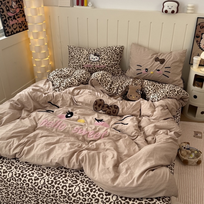 91家纺网 家纺一手货源 找家纺 奈颜 2026新款A类水洗棉大版毛巾绣豹纹小猫四件套--实拍图 豹纹小猫-浅咖