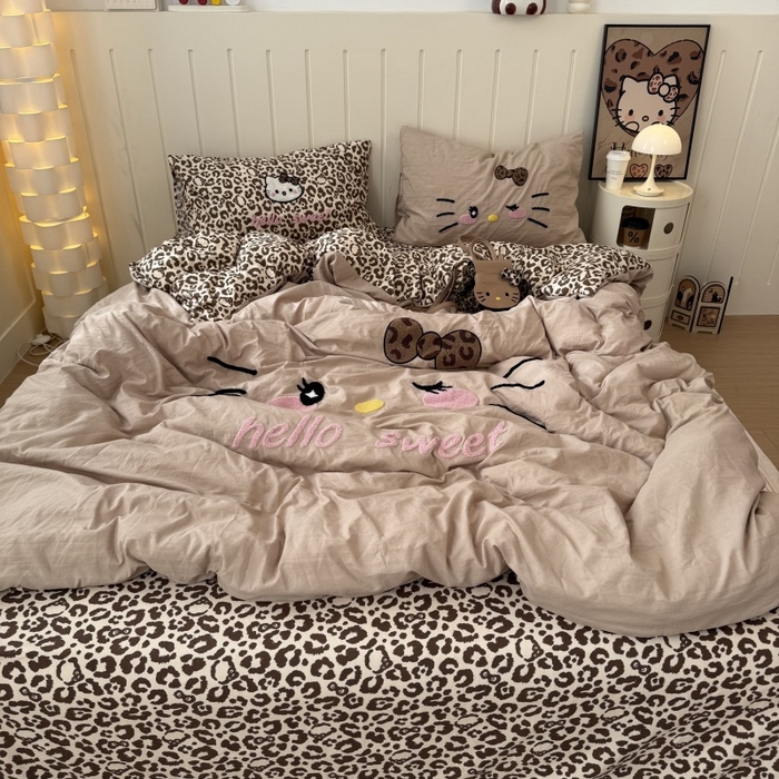 91家纺网 家纺一手货源 找家纺 奈颜 2026新款A类水洗棉大版毛巾绣豹纹小猫四件套--实拍图 豹纹小猫-浅咖