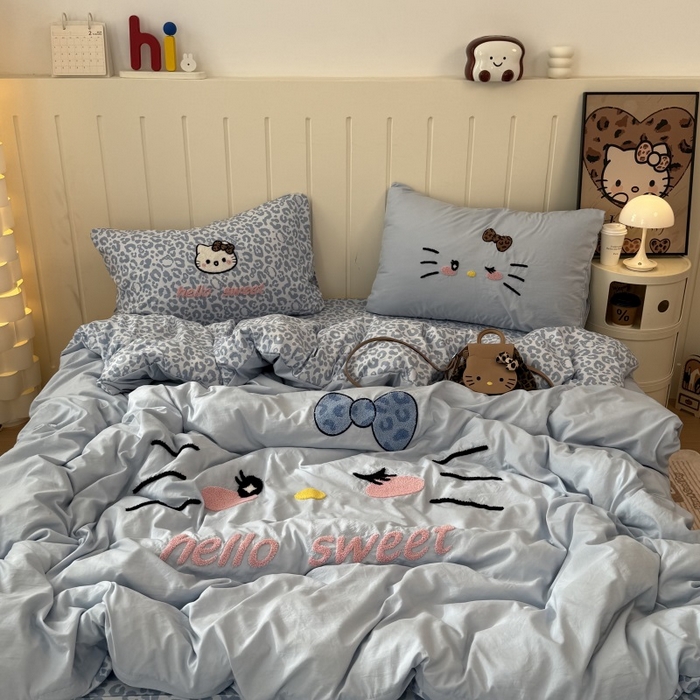 91家纺网 家纺一手货源 找家纺 奈颜 2026新款A类水洗棉大版毛巾绣豹纹小猫四件套--实拍图 豹纹小猫-浅蓝