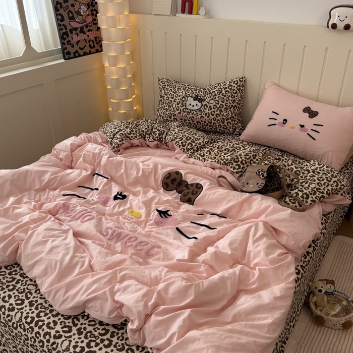 91家纺网 家纺一手货源 找家纺 奈颜 2026新款A类水洗棉大版毛巾绣豹纹小猫四件套--实拍图 豹纹小猫-粉咖