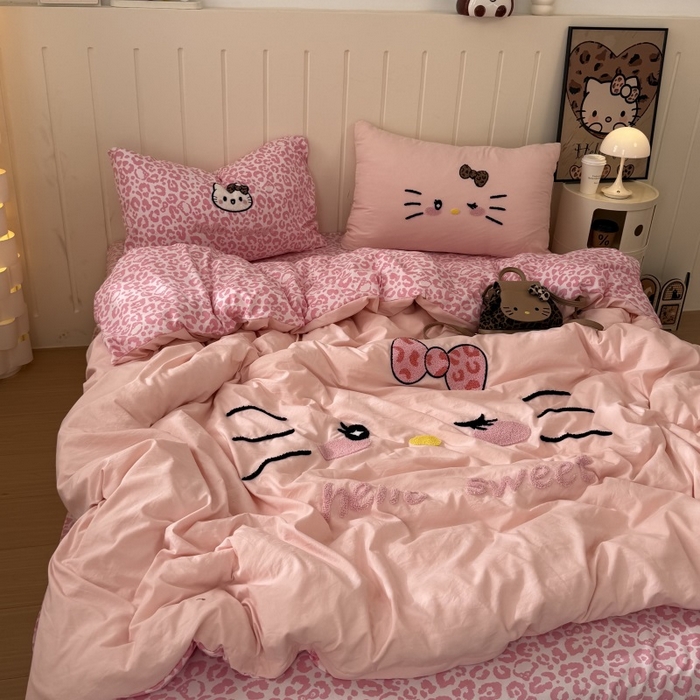 91家纺网 家纺一手货源 找家纺 奈颜 2026新款A类水洗棉大版毛巾绣豹纹小猫四件套--实拍图 豹纹小猫-粉