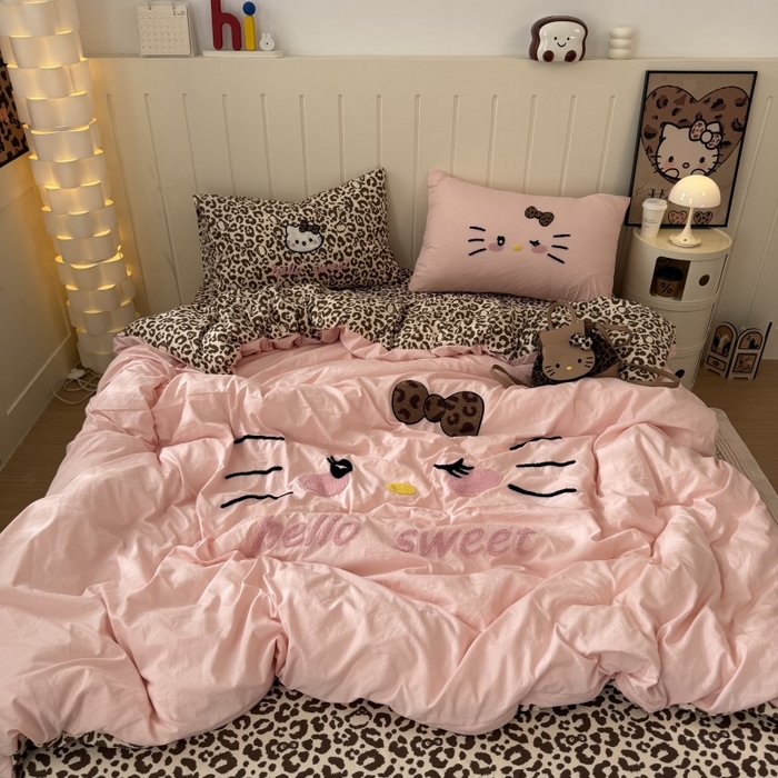 91家纺网 家纺一手货源 找家纺 奈颜 2026新款A类水洗棉大版毛巾绣豹纹小猫四件套--实拍图 豹纹小猫-粉咖