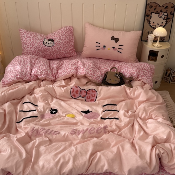 91家纺网 家纺一手货源 找家纺 奈颜 2026新款A类水洗棉大版毛巾绣豹纹小猫四件套--实拍图 豹纹小猫-粉