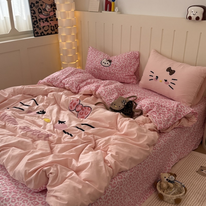 91家纺网 家纺一手货源 找家纺 奈颜 2026新款A类水洗棉大版毛巾绣豹纹小猫四件套--实拍图 豹纹小猫-粉