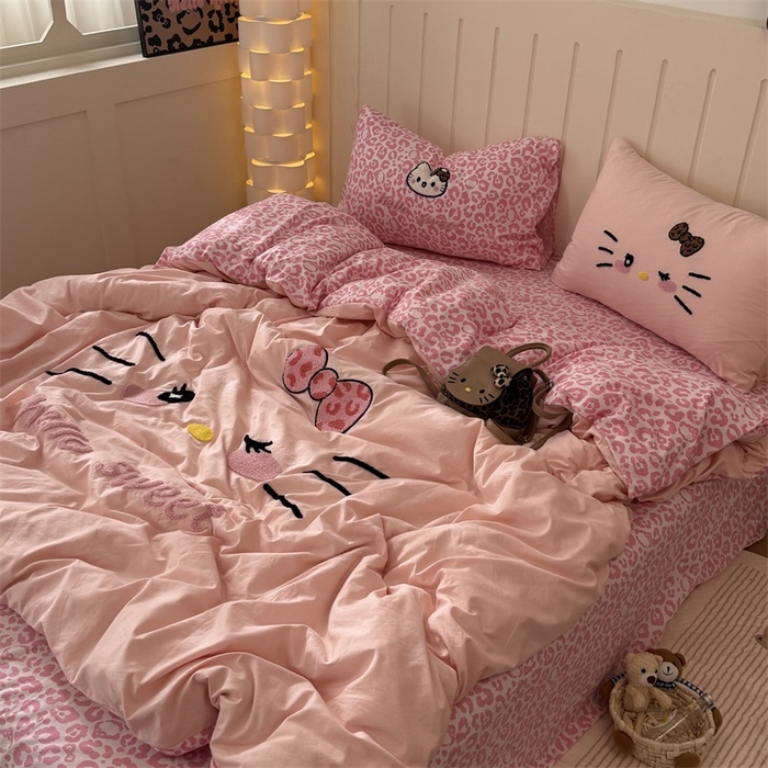 91家纺网 家纺一手货源 找家纺 奈颜 2026新款A类水洗棉大版毛巾绣豹纹小猫四件套--实拍图 豹纹小猫-粉