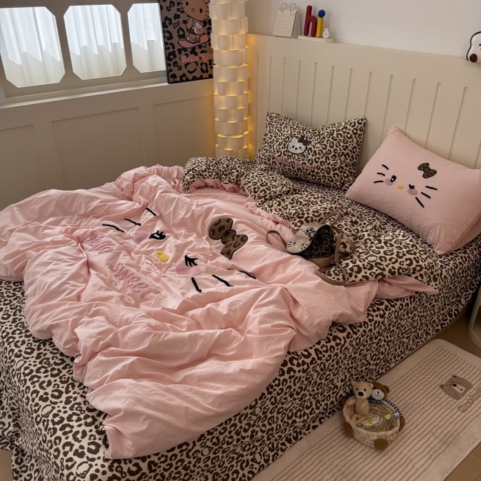 91家纺网 家纺一手货源 找家纺 奈颜 2026新款A类水洗棉大版毛巾绣豹纹小猫四件套--实拍图 豹纹小猫-粉咖