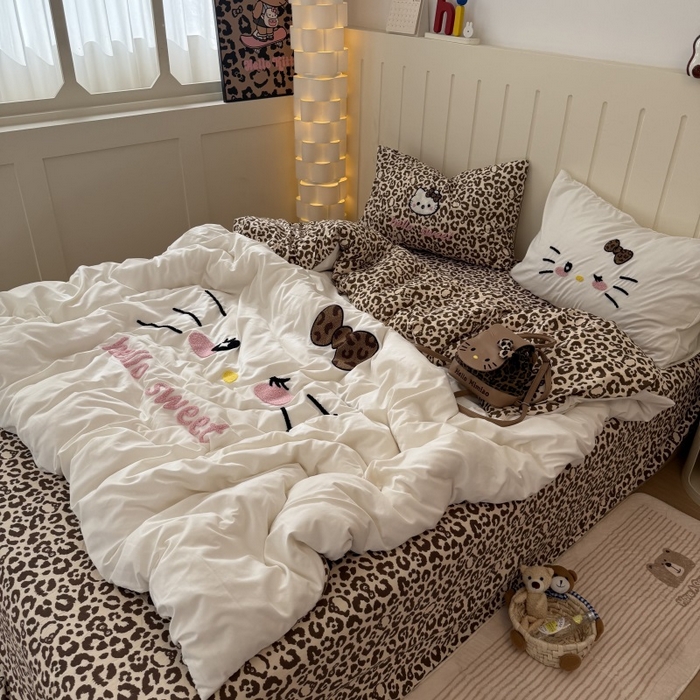 91家纺网 家纺一手货源 找家纺 奈颜 2026新款A类水洗棉大版毛巾绣豹纹小猫四件套--实拍图 豹纹小猫-白咖