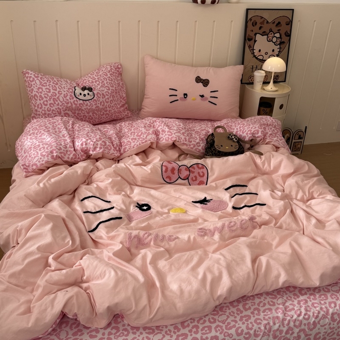 91家纺网 家纺一手货源 找家纺 奈颜 2026新款A类水洗棉大版毛巾绣豹纹小猫四件套--实拍图 豹纹小猫-粉